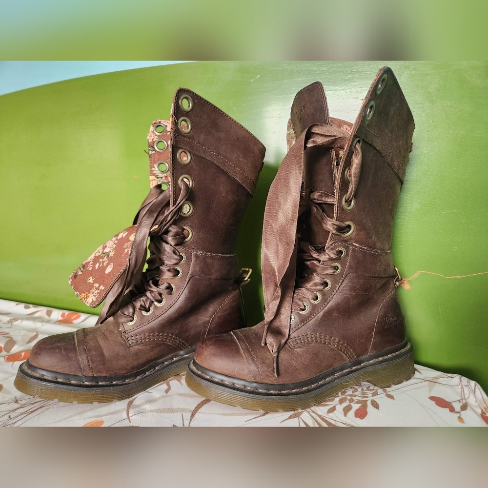Dr. Martens Triumph Floral 1914 Combat Boots NEW🤠🐎💕